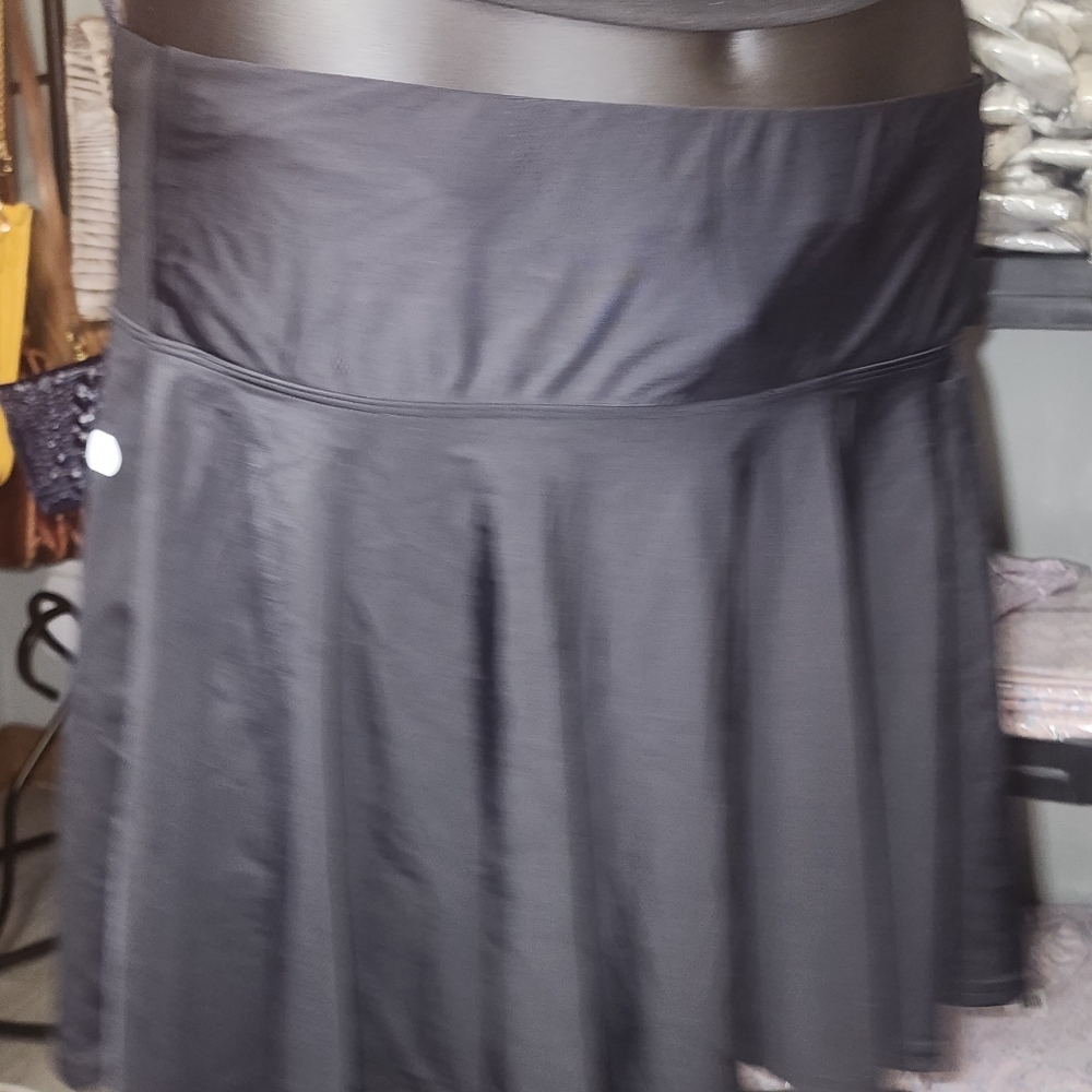 NWOT Elegant Black Pleated Skirt